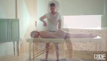 Latin Massage bekommt ihre Kunden Sperma Geschmack